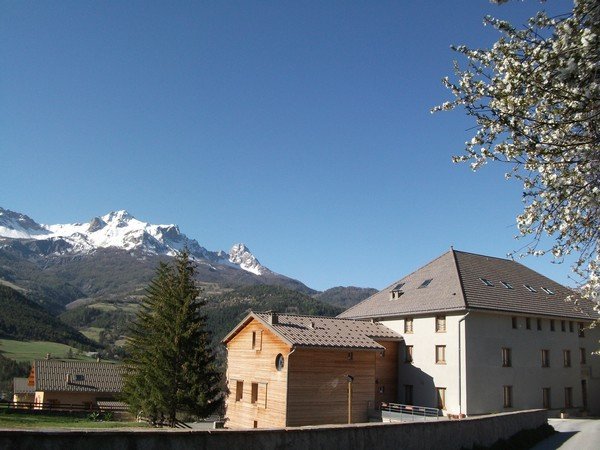 La maison Alpes-Montjoie et ses environs